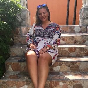 Meet your Posher, Danielle